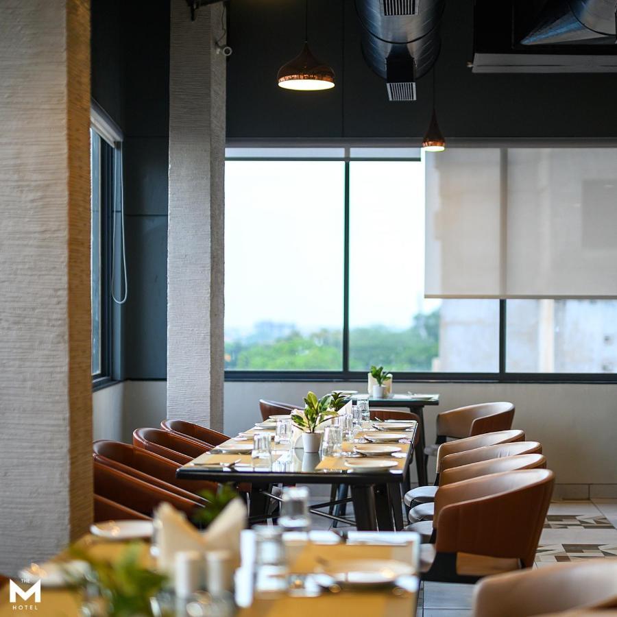 The M Hotel Rāipur Extérieur photo