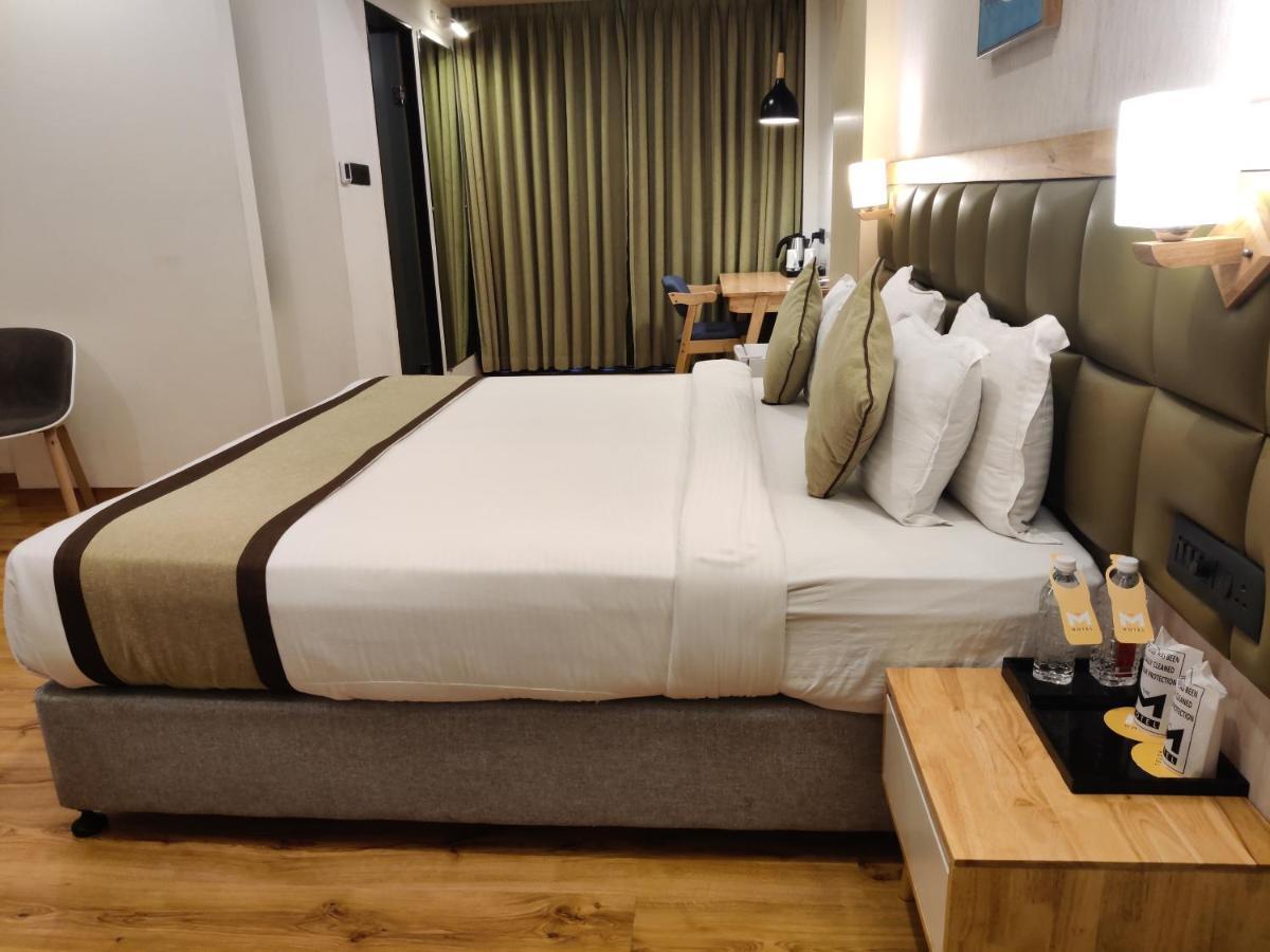 The M Hotel Rāipur Extérieur photo
