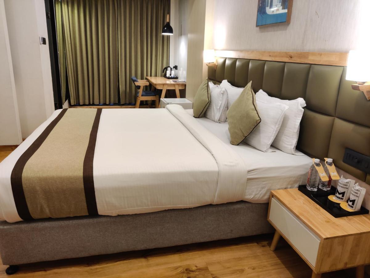 The M Hotel Rāipur Extérieur photo